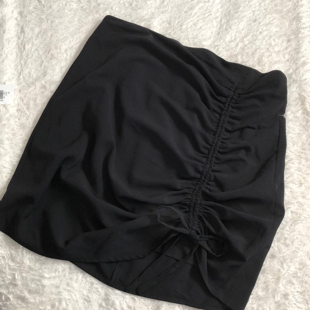 J.O.A black ruched front skirt. - Picture 1 of 3